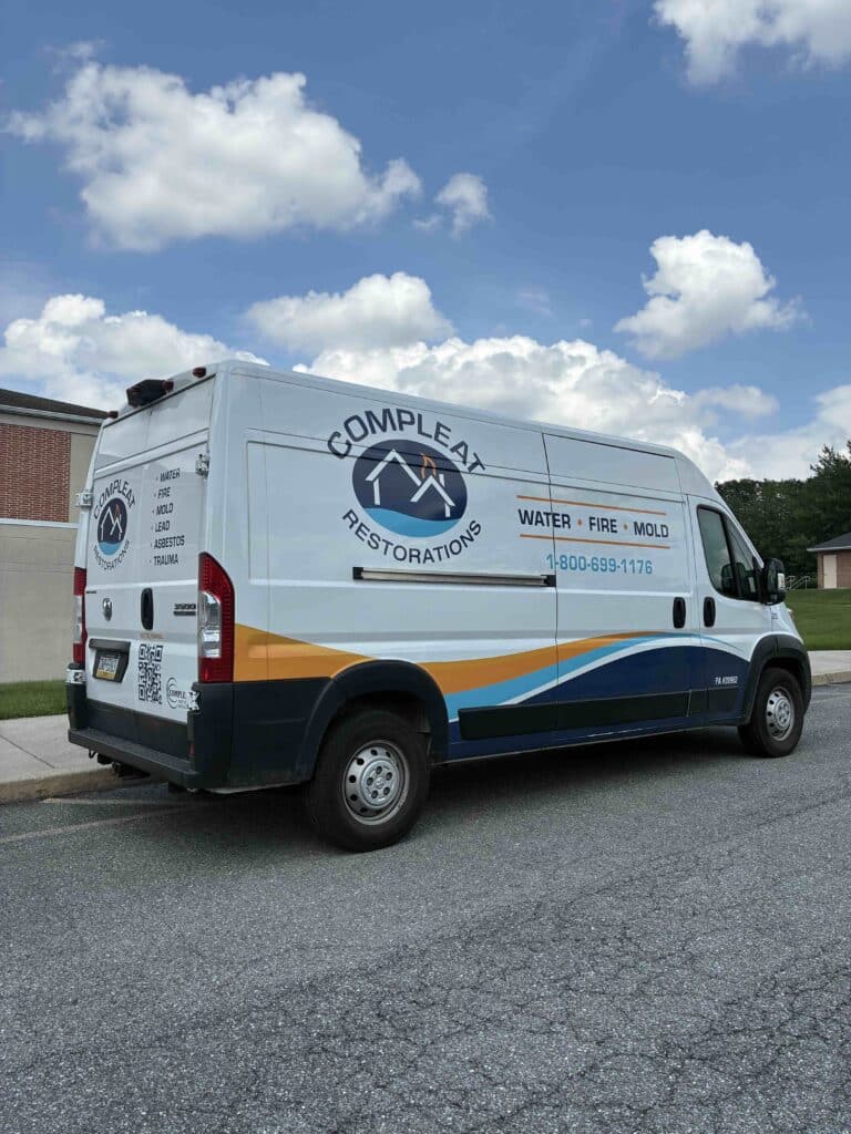 Compleat van in Ephrata